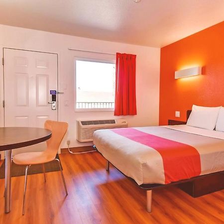 Key Inn Macedonia Luaran gambar