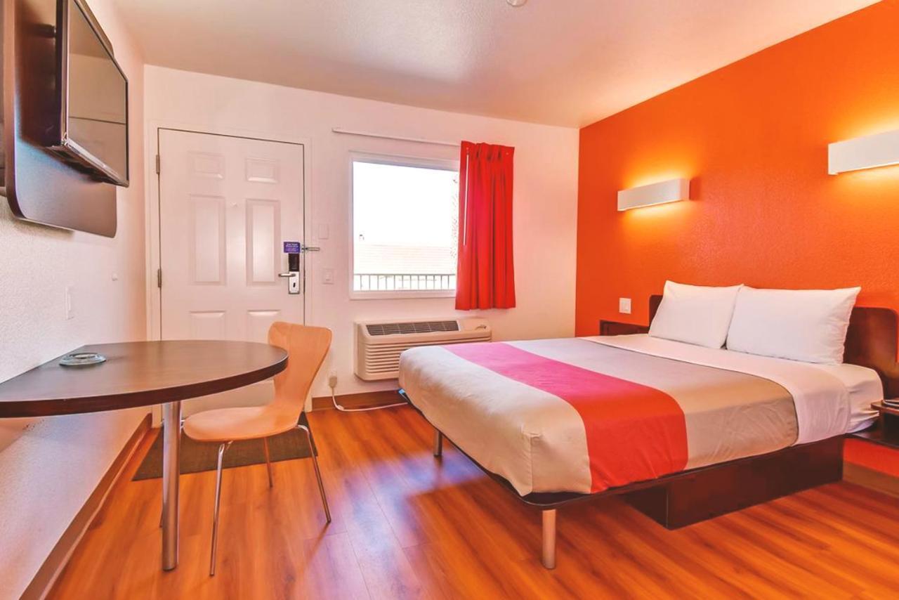 Key Inn Macedonia Luaran gambar